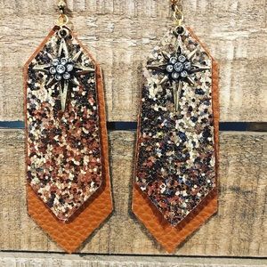 Leather earrings with bling